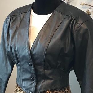 Vintage 80s cropped black leather jacket